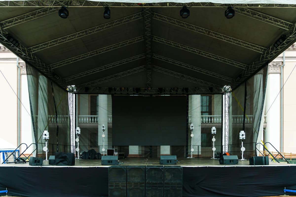 Stage setupPavilion events and more tents for events, led screens and mobile toilets for events